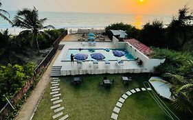 Kay'S By The Sea